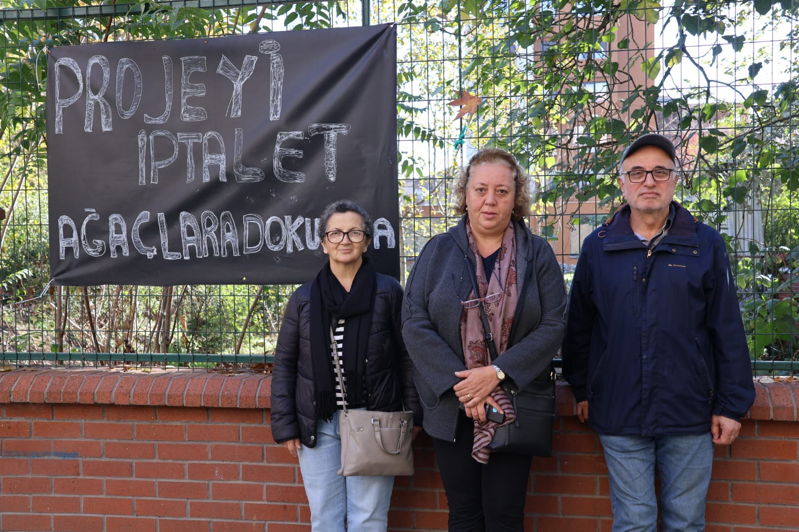 Kozyatağı sakinleri ağaçlar için nöbette